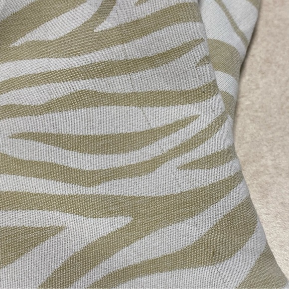 Chico’s Blouse Women’s Size 2/Large Zebra Print Long Sleeve Tunic Top Blouse - Picture 14 of 16